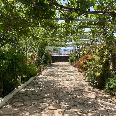 Shtepi Manuel Appartamento Sarandë