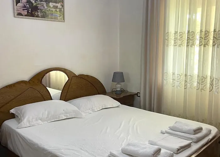 Shtepi Manuel * Sarandë