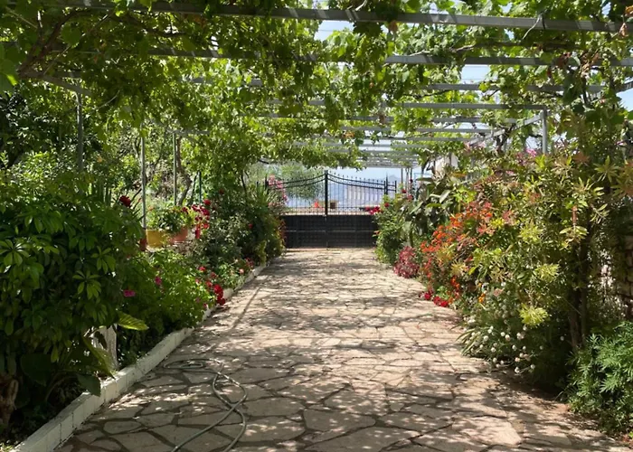 Shtepi Manuel Appartamento Sarandë